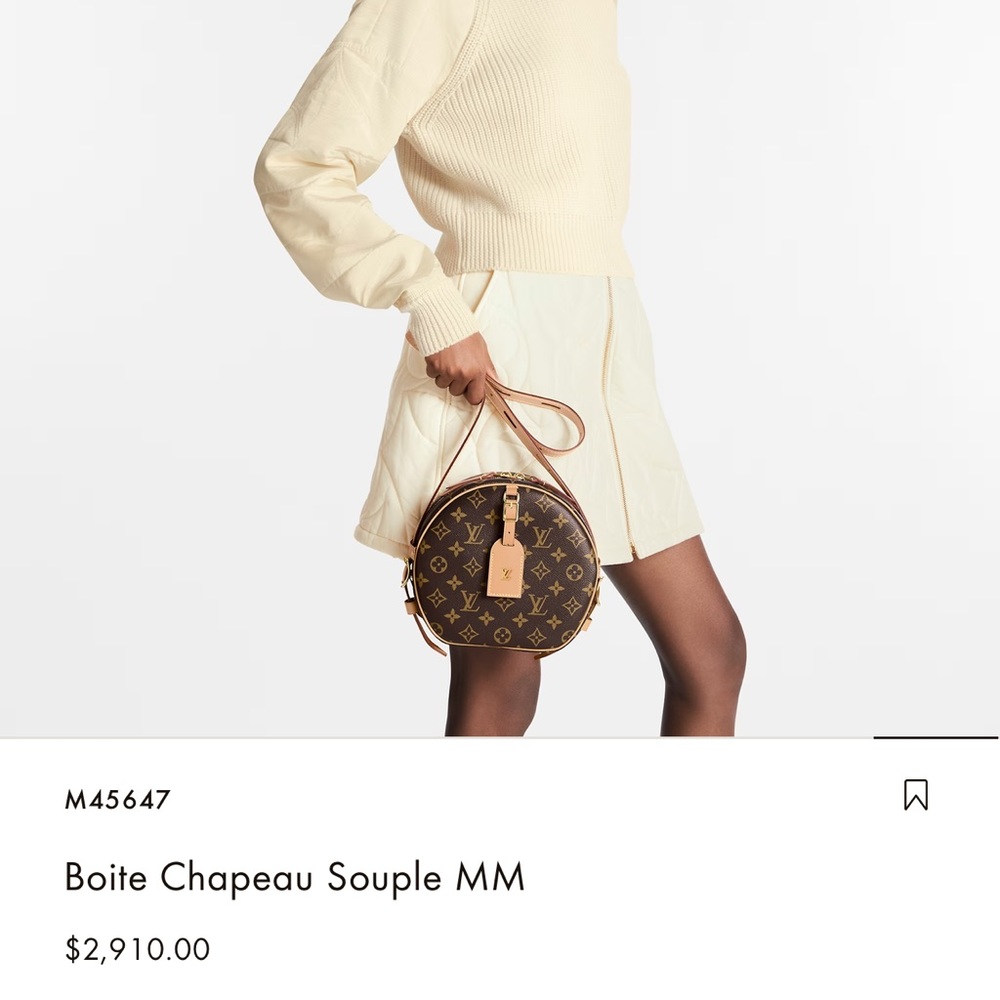 Louis Vuitton Boite Chapeau. Not made anymore. Excellent condition. Worn twice.